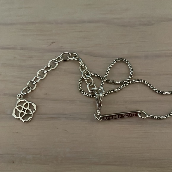 KENDRA SCOTT Annika in London Blue and gold EUC - Picture 6 of 7